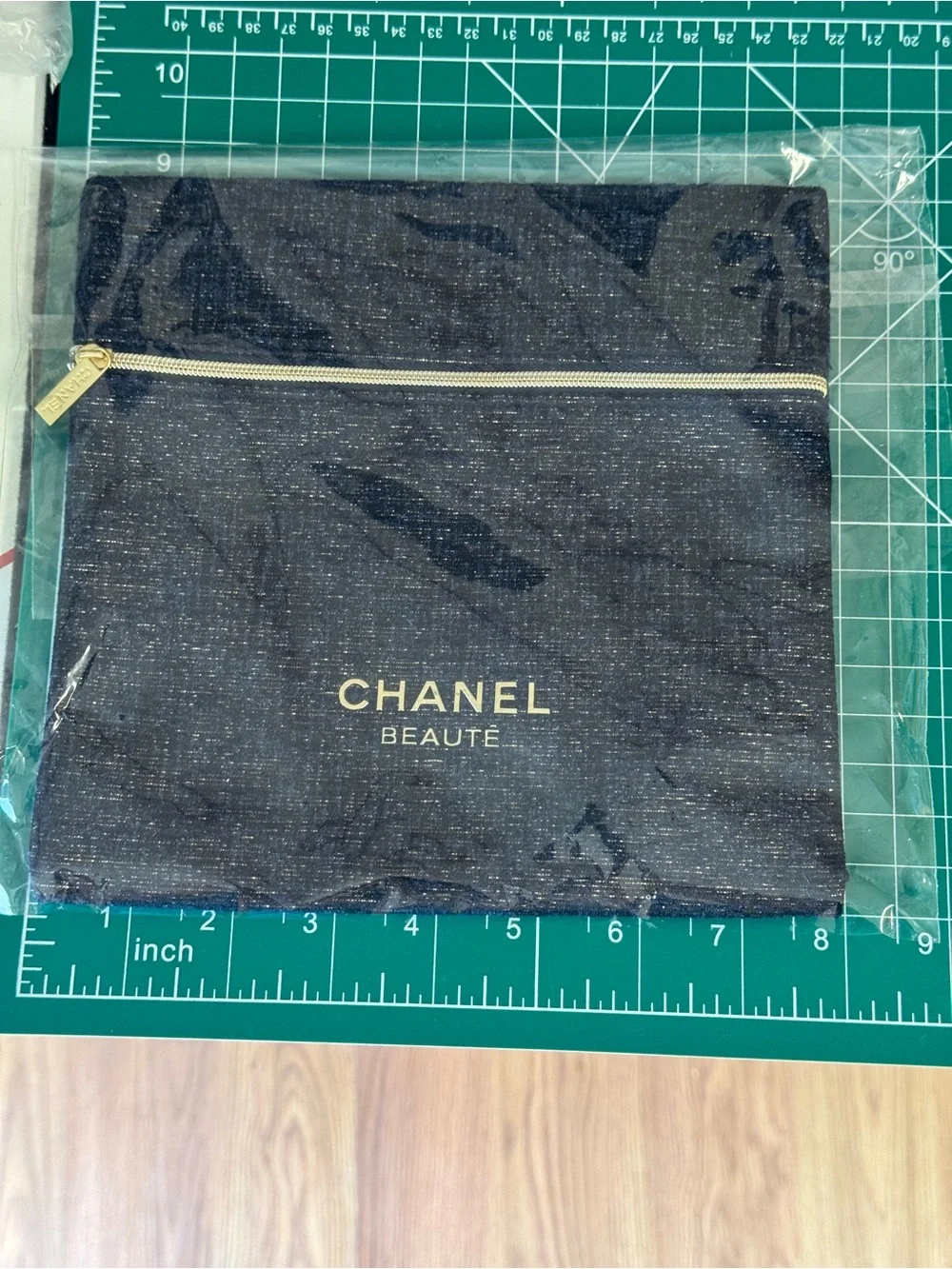 ✨ CHANEL Beauté Blue Shimmer Metallic Cosmetic Pouch / Clutch